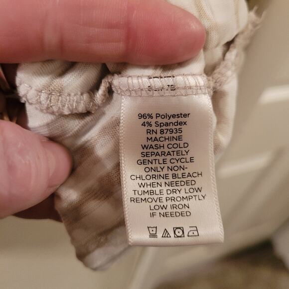 Susan Graver Textured Cream Polka Dot Top Size L Boho Preppy Neutral - Picture 4 of 6